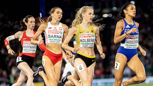 Leichtathletik-Europameisterschaften; Rom, 12.06.2024 Unterwegs im 800m-Finale der Frauen (von links) Lore HOFFMANN (SUI