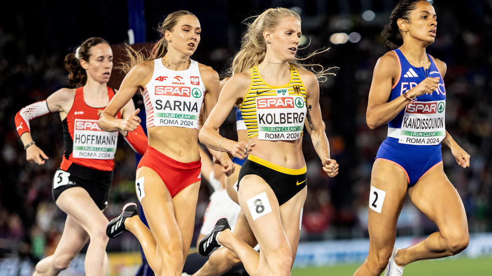 Leichtathletik-Europameisterschaften; Rom, 12.06.2024 Unterwegs im 800m-Finale der Frauen (von links) Lore HOFFMANN (SUI