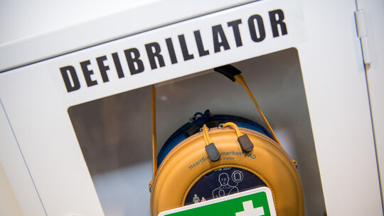 Defibrillator