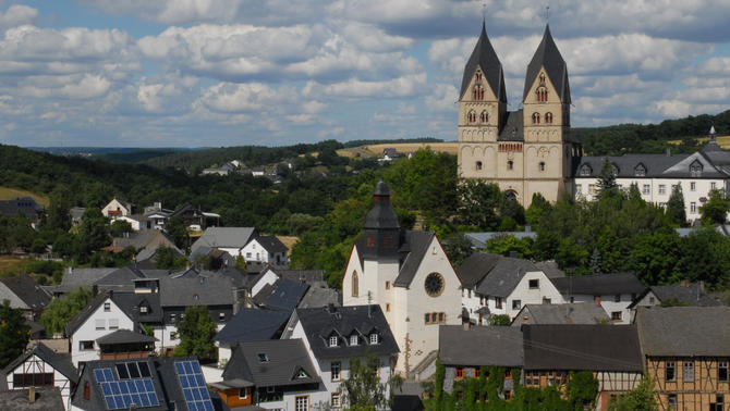 Großstadtdschungel versus Hunsrückidyll (wie hier Ravengiersburg): Was punktet bei der Generation Z und warum? Wir haben nachgefragt.