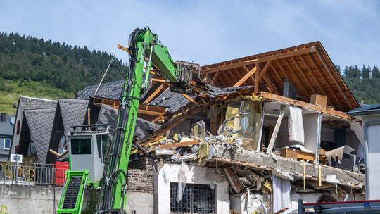 Nach Hoteleinsturz in Kröv - Abrissarbeiten