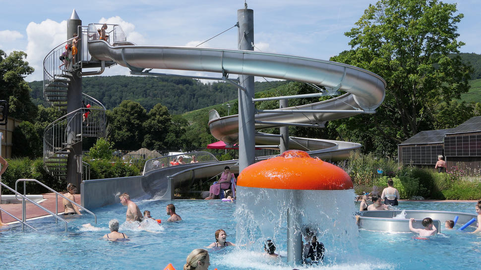 Die Badesaison ist auch im Freibad in Ahrweiler vorbei. Auch dort stieg die Besucherzahl im Verlauf des Sommers merklich an. Foto: Hans-Jürgen Vollrath