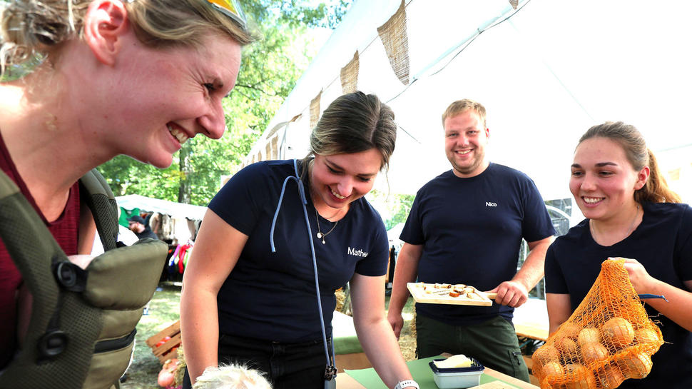 Kartoffeln und Deftiges durften natürlich auf dem Toffelsmoat in Steimel nicht fehlen.