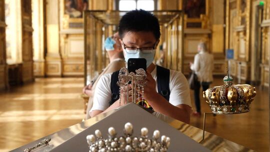 Juwelendiebstahl im Louvre Juwelendiebstahl im Louvre