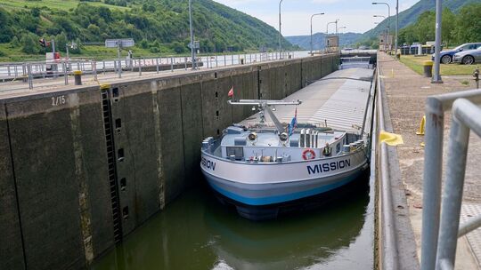 Notschleusungen nach Schiffsunfall auf Mosel Notschleusungen nach Schiffsunfall auf Mosel