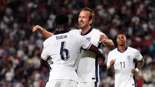 Marc Guehi und Harry Kane Marc Guehi und Harry Kane