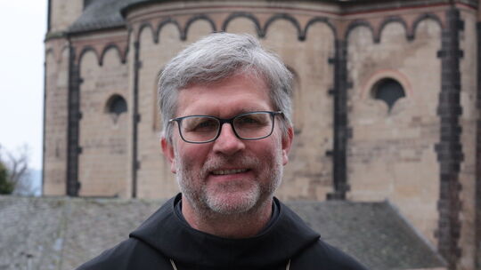 Abt Mauritius schätzt die Basilika Maria Laach wegen ihrer unverfälschten Bausubstanz. Seit gut 100 Tagen leitet er das Kloster. Abt Mauritius schätzt die Basilika Maria Laach wegen ihrer unverfälschten Bausubstanz. Seit gut 100 Tagen leitet er das Kloster.