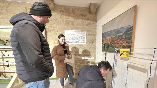 Die Besucher haben die Gelegenheit sich verschiedene Zaunsysteme anzuschauen Die Besucher haben die Gelegenheit sich verschiedene Zaunsysteme anzuschauen