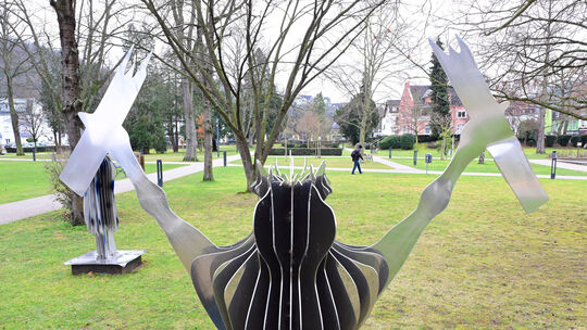 Auch die Kunstobjekte im Bad Breisiger Kurpark haben durchaus ihre Fans. Auch die Kunstobjekte im Bad Breisiger Kurpark haben durchaus ihre Fans.