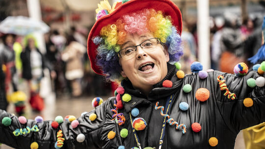 Party-Feeling in Idar: Die Stimmung ist trotz des eher bescheidenen Wetters prima. Party-Feeling in Idar: Die Stimmung ist trotz des eher bescheidenen Wetters prima.