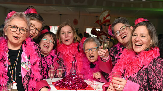 Die Altweiberfastnacht ist für die Rheinböllener Möhnen immer ein ganz besonderer Feiertag. Die Altweiberfastnacht ist für die Rheinböllener Möhnen immer ein ganz besonderer Feiertag.
