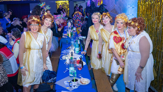 Das Motto der Fidelen Mädcher in Wallersheim in diesem Jahr: griechische Göttinnen. Das Motto der Fidelen Mädcher in Wallersheim in diesem Jahr: griechische Göttinnen.