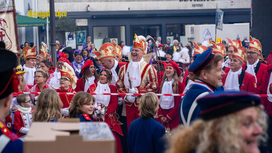 Die Narren haben mit der Erstürmung an Münzplatz und Plan die Macht übernommen. Die Narren haben mit der Erstürmung an Münzplatz und Plan die Macht übernommen.