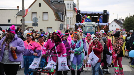 Après-Ski war das Motto dieser Gruppe beim Umzug in Weißenthurm. Après-Ski war das Motto dieser Gruppe beim Umzug in Weißenthurm.