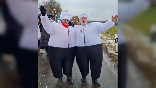 Die beiden Ellerner Köche haben ihre wohlschmeckenden Gerichte wohl in erster Linie sich selbst kredenzt. Die beiden Ellerner Köche haben ihre wohlschmeckenden Gerichte wohl in erster Linie sich selbst kredenzt.