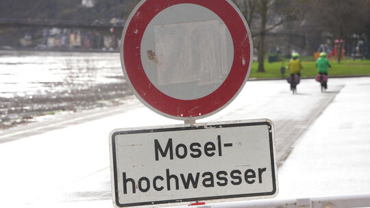 Ein Auf und Ab der Wasserstände der Flüsse in Rheinland-Pfalz haben die Experten für diese Woche prognostiziert. Inzwischen zeic Ein Auf und Ab der Wasserstände der Flüsse in Rheinland-Pfalz haben die Experten für diese Woche prognostiziert. Inzwischen zeic