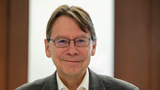 Der Trierer Politikwissenschaftler Uwe Jun sieht trotz des CDU-Vorsprungs in den Umfragen immer noch gute Chancen für SPD-Minist Der Trierer Politikwissenschaftler Uwe Jun sieht trotz des CDU-Vorsprungs in den Umfragen immer noch gute Chancen für SPD-Minist