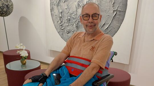 Mike Brill aus Dausenau im Raum der Stille im Hospiz Rhein-Lahn. Er ist schwerkrank und doch glücklich, weil er hier ein gutes n Mike Brill aus Dausenau im Raum der Stille im Hospiz Rhein-Lahn. Er ist schwerkrank und doch glücklich, weil er hier ein gutes n