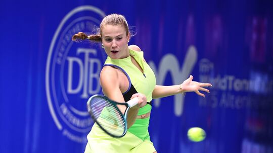 Wild-Card-Spielerin Mariella Thamm (Foto) unterlag knapp in zwei Sätzen gegen die Titelverteidiger Julia Avdeeva und verpasste a Wild-Card-Spielerin Mariella Thamm (Foto) unterlag knapp in zwei Sätzen gegen die Titelverteidiger Julia Avdeeva und verpasste a