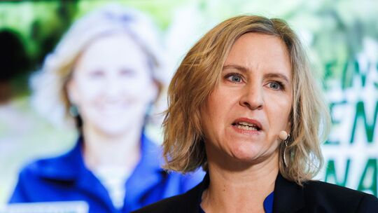 Katrin Eder ist aktuell rheinland-pfälzische Klimaschutz- und Umweltministerin. Als Spitzenkandidatin von Bündnis 90/Die Grünen Katrin Eder ist aktuell rheinland-pfälzische Klimaschutz- und Umweltministerin. Als Spitzenkandidatin von Bündnis 90/Die Grünen