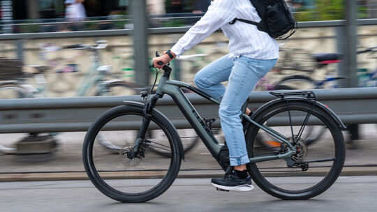 Die Radbranche kämpft mit Gegenwind: Auf den Boom folgt die Krise, Hersteller und Direktversender wie Canyon reagieren mit Stell Die Radbranche kämpft mit Gegenwind: Auf den Boom folgt die Krise, Hersteller und Direktversender wie Canyon reagieren mit Stell