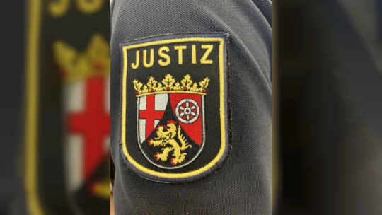 Weil er zwei Verwandten zur illegalen Einreise nach Deutschland verholfen hat, muss ein 37-Jähriger aus Bad Kreuznach eine Gelds Weil er zwei Verwandten zur illegalen Einreise nach Deutschland verholfen hat, muss ein 37-Jähriger aus Bad Kreuznach eine Gelds