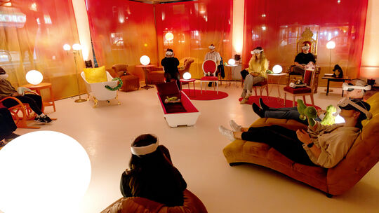 Nicht wiederzuerkennen ist das Foyer der ehemaligen PSD-Bank zur Digital-Theatre-Produktion "Nacht". Nicht wiederzuerkennen ist das Foyer der ehemaligen PSD-Bank zur Digital-Theatre-Produktion "Nacht".