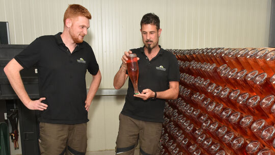 Die Geschäftsführer Kai Maschtschenko (links) und Matthias Schreml (rechts) mussten Insolvenzantrag für ihr Unternehmen „SM Sekt Die Geschäftsführer Kai Maschtschenko (links) und Matthias Schreml mussten einen Insolvenzantrag für ihr Unternehmen stellen.