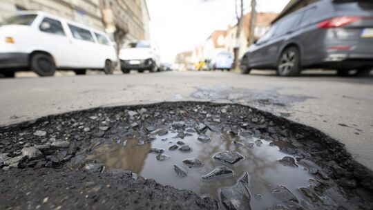 Werden marode Gemeindestraßen saniert, werden in Rheinland-Pfalz für gewöhnlich die anliegenden Grundstückseigentümer zur Kasse Werden marode Gemeindestraßen saniert, werden in Rheinland-Pfalz für gewöhnlich die anliegenden Grundstückseigentümer zur Kasse