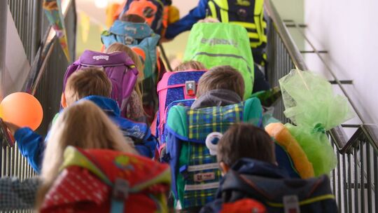 Viele Kinder kommen in Rheinland-Pfalz nach Ansicht mehrerer Lehrer und Verbände zu schlecht vorbereitet in die Grundschule. Viele Kinder kommen in Rheinland-Pfalz nach Ansicht mehrerer Lehrer und Verbände zu schlecht vorbereitet in die Grundschule.