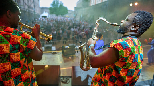 Die Festung Ehrenbreitstein ist eine der beliebtesten Freiluf-Veranstaltungsorte der Region, sei es wie hier beim Weltmusikfesti Die Festung Ehrenbreitstein ist eine der beliebtesten Freiluf-Veranstaltungsorte der Region, sei es wie hier beim Weltmusikfesti
