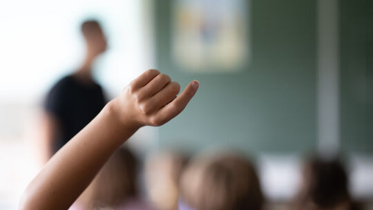 Die Vorstellungen über die Bildungspolitik in Rheinland-Pfalz gehen zwischen CDU und SPD auseinander. Die Vorstellungen über die Bildungspolitik in Rheinland-Pfalz gehen zwischen CDU und SPD auseinander.