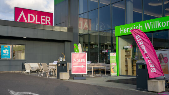 Die Adler-Filiale im Gewerbepark an der B9 in Koblenz soll weichen, weil dort ein XXXLutz-Möbelhaus geplant ist. Die Adler-Filiale im Gewerbepark an der B9 in Koblenz soll weichen, weil dort ein XXXLutz-Möbelhaus geplant ist.