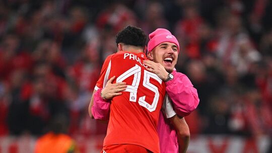 Lennart Karl (r) Lennart Karl (r)