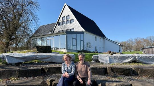 Dorothe Ruth Marzinzik und Daniel Diestelkamp sind erleichtert: Nach ihrem öffentlichen Hilferuf sind immerhin soviel Spenden ei Dorothe Ruth Marzinzik und Daniel Diestelkamp sind erleichtert: Nach ihrem öffentlichen Hilferuf sind immerhin soviel Spenden ei
