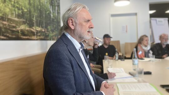 Kulturstaatssekretär Jürgen Hardeck ist auf Abschiedstournee: Im Mai geht er in Ruhestand. Beim runden Tisch des Kulturprojekteb Kulturstaatssekretär Jürgen Hardeck ist auf Abschiedstournee: Im Mai geht er in Ruhestand. Beim runden Tisch des Kulturprojekteb