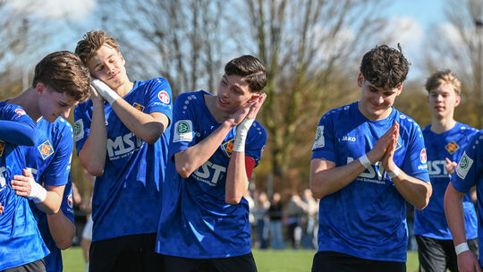 Im Hinspiel durfte die U17 der TuS Koblenz den ersten und bislang einzigen Saisonsieg bejubeln. Gegen den bislang noch punktlose Im Hinspiel durfte die U17 der TuS Koblenz den ersten und bislang einzigen Saisonsieg bejubeln. Gegen den bislang noch punktlose