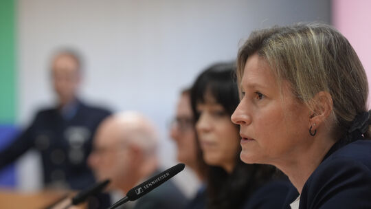 Kriminalhauptkommissarin Simone Roeder ist eine der Ermittlerinnen in der neu geschaffenen Cold-Case-Einheit der Polizei, der mi Kriminalhauptkommissarin Simone Roeder ist eine der Ermittlerinnen in der neu geschaffenen Cold-Case-Einheit der Polizei, der mi