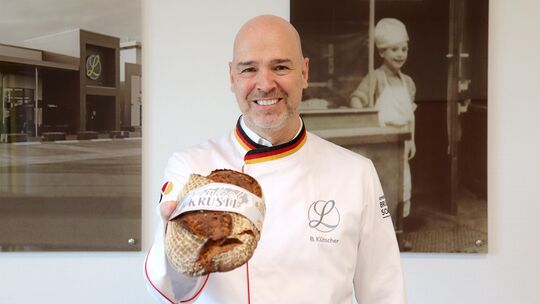 Bernd Kütscher kennt die Bäckereibranche wie kaum ein anderer. Die „Zeit“ hat ihn einmal als Brot-Papst bezeichnet. Der 57-Jähri Bernd Kütscher kennt die Bäckereibranche wie kaum ein anderer. Die „Zeit“ hat ihn einmal als Brot-Papst bezeichnet. Der 57-Jähri
