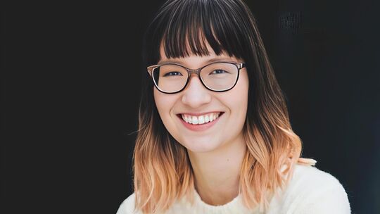 Die in Mainz lebende Autorin Elena Fischer hat mit "Paradise Garden" 2023 einen Überraschungserfolg gelandet - ihr Debütroman wi Die in Mainz lebende Autorin Elena Fischer hat mit "Paradise Garden" 2023 einen Überraschungserfolg gelandet - ihr Debütroman wi