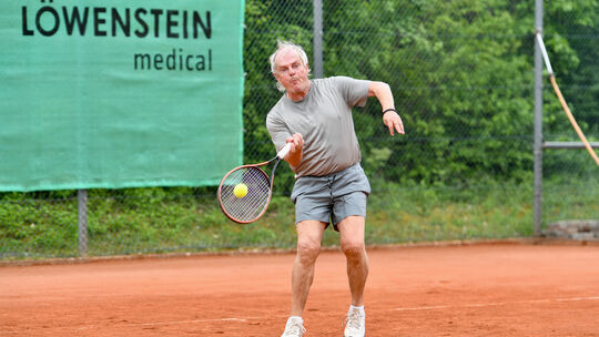Heinz-Gert Decker riss ein verloren geglaubtes Einzel im Champions-Tiebreak mit einem fulminanten Lauf noch herum. Dennoch ging Heinz-Gert Decker riss ein verloren geglaubtes Einzel im Champions-Tiebreak mit einem fulminanten Lauf noch herum. Dennoch ging