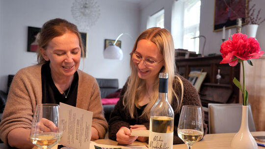 Mama Annette Boden-Marunga und Antonia Boden (rechts) Mama Annette Boden-Marunga und Antonia Boden (rechts)