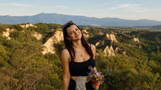Jasmine Eckert lebt seit eineinhalb Jahren mit einem künstlichen Darmausgang und klärt auf Social Media darüber auf. Gemeinsam m Jasmine Eckert lebt seit eineinhalb Jahren mit einem künstlichen Darmausgang und klärt auf Social Media darüber auf. Gemeinsam m