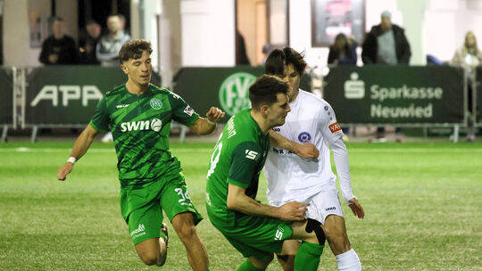 Der Engerser Altrin Hoti (links) könnte bald Teamkollege von Sota Matsui bei Cosmos Koblenz werden, jedenfalls ist das Interesse Der Engerser Altrin Hoti (links) könnte bald Teamkollege von Sota Matsui bei Cosmos Koblenz werden, jedenfalls ist das Interesse