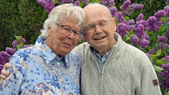 Das Fest der Eisernen Hochzeit feiern Edith und Heinz Weipert aus Rheinböllen. Das Fest der Eisernen Hochzeit feiern Edith und Heinz Weipert aus Rheinböllen.