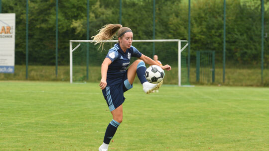 Montabaurs Verena Weidung verdiente sich Bestnoten beim 0:0 ihres 1. FFC Montabaur beim 1. FC Riegelsberg. Montabaurs Verena Weidung verdiente sich Bestnoten beim 0:0 ihres 1. FFC Montabaur beim 1. FC Riegelsberg.