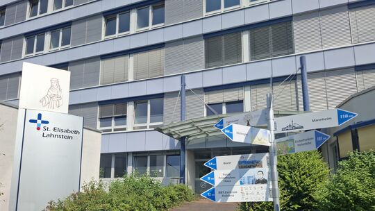 Die Barmherzigenm Brüder Trier (BBT) haben das ehemalige Krankenhaus vor einigen Jahren übernommen. Die Barmherzigenm Brüder Trier (BBT) haben das ehemalige Krankenhaus vor einigen Jahren übernommen.