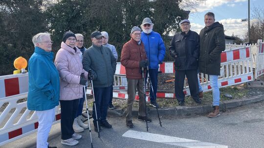 Anwohner forderten bereits im Frühjahr 2025 eine Bushaltestelle zwischen Rennweg und L170 in Birkenfeld. Anwohner forderten bereits im Frühjahr 2025 eine Bushaltestelle zwischen Rennweg und L170 in Birkenfeld.