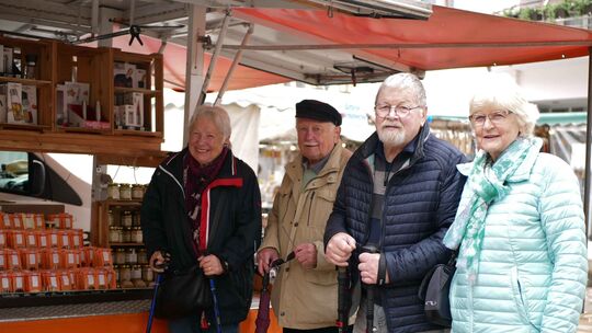 Gisela und Klaus Mücke (von links), die in Ahrweiler wohnen, werden immer mal wieder von ihren Freunden Georg und Liesel Höke au Gisela und Klaus Mücke (von links), die in Ahrweiler wohnen, werden immer mal wieder von ihren Freunden Georg und Liesel Höke au