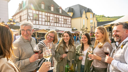 Der Pfingstweinmarkt in Ahrweiler ist stets ein Spektakel. Der Pfingstweinmarkt in Ahrweiler ist stets ein Spektakel.